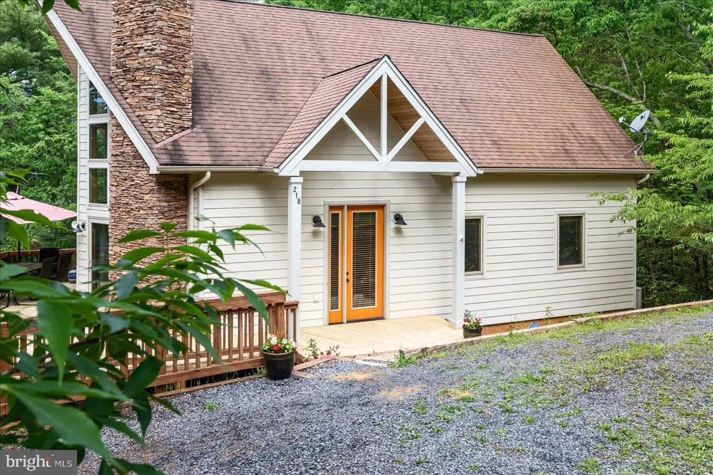 218 NELSON WAY Basye, VA 22810