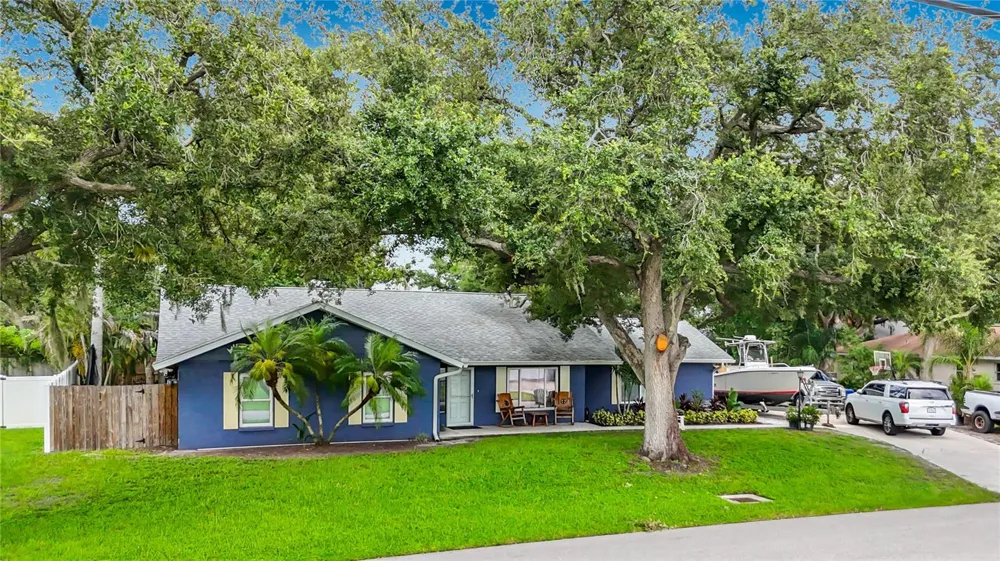1953 ROLLING GREEN CIRCLE Sarasota, FL 34240