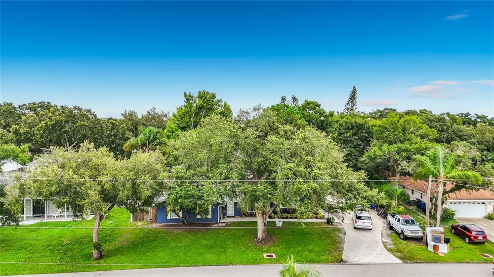 1953 ROLLING GREEN CIRCLE Sarasota, FL 34240