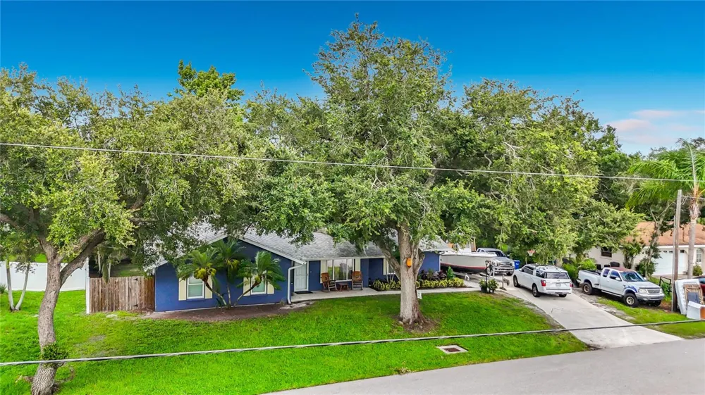 1953 ROLLING GREEN CIRCLE Sarasota, FL 34240