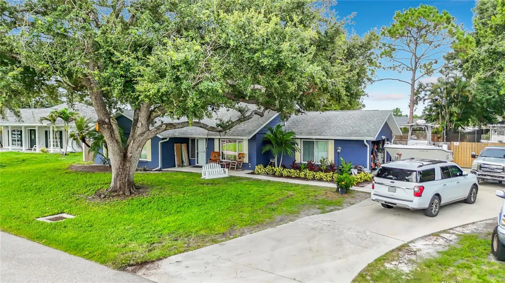 1953 ROLLING GREEN CIRCLE Sarasota, FL 34240