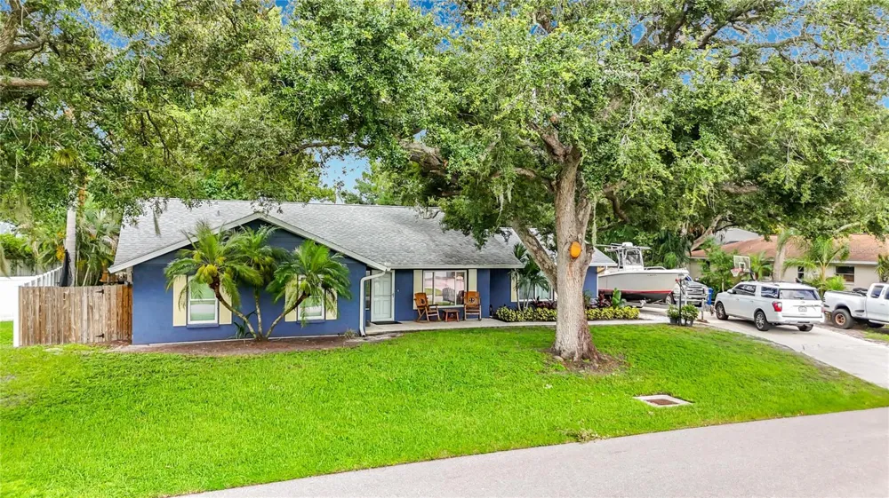 1953 ROLLING GREEN CIRCLE Sarasota, FL 34240