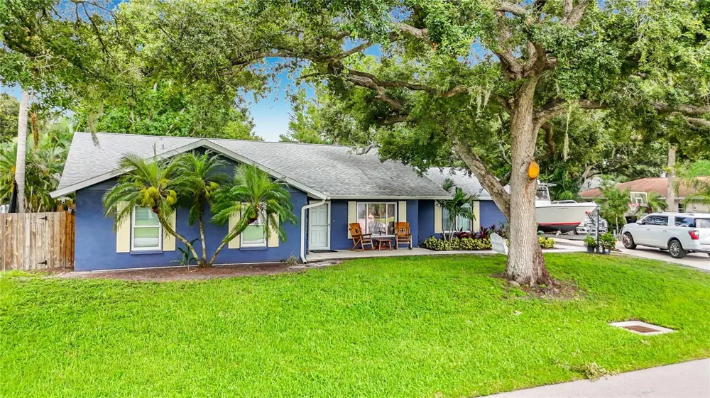 1953 ROLLING GREEN CIRCLE Sarasota, FL 34240