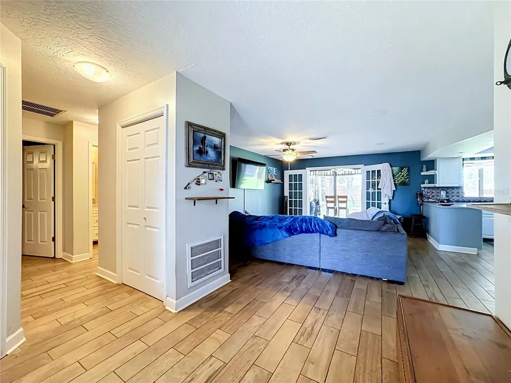 1953 ROLLING GREEN CIRCLE Sarasota, FL 34240