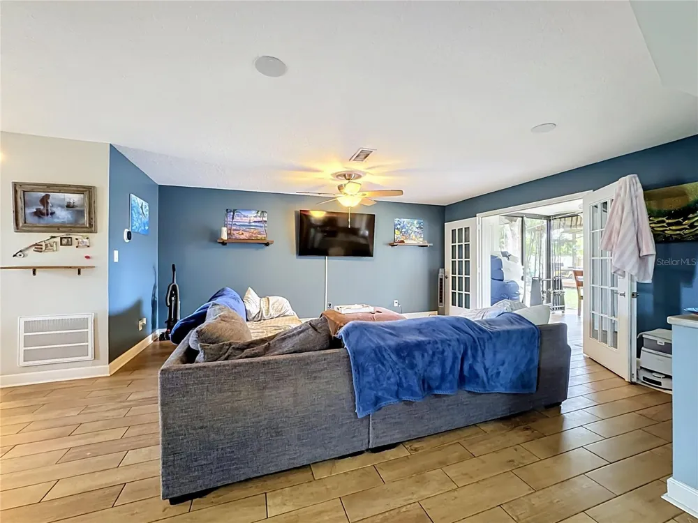 1953 ROLLING GREEN CIRCLE Sarasota, FL 34240