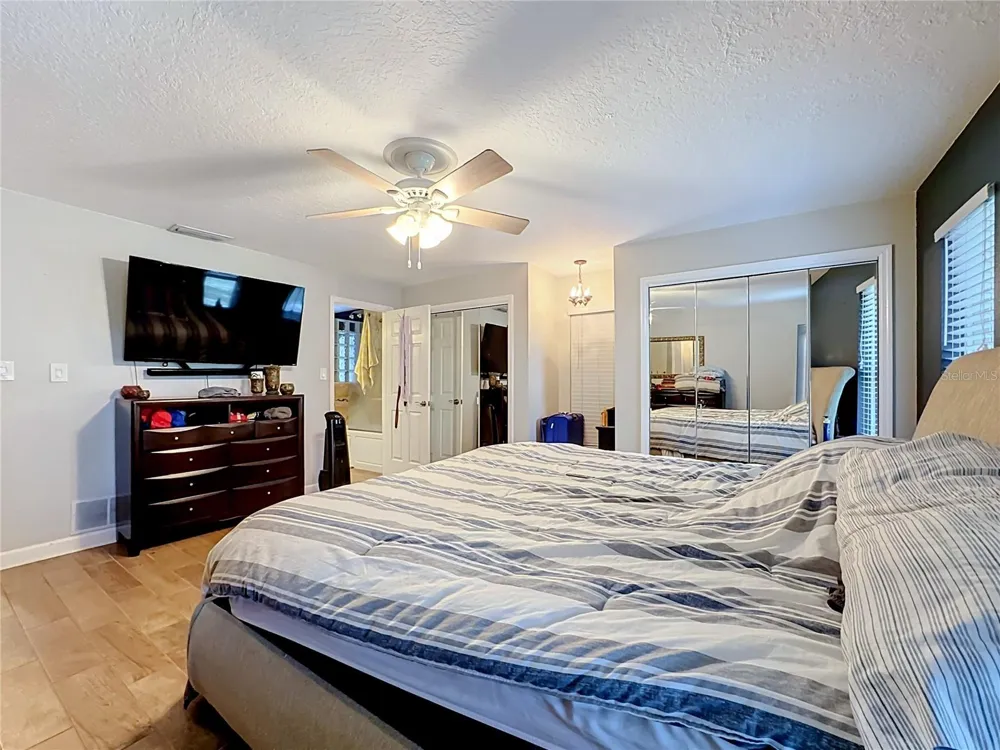 1953 ROLLING GREEN CIRCLE Sarasota, FL 34240
