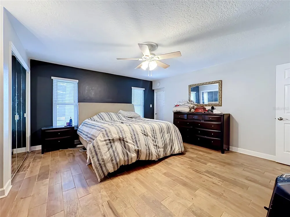 1953 ROLLING GREEN CIRCLE Sarasota, FL 34240