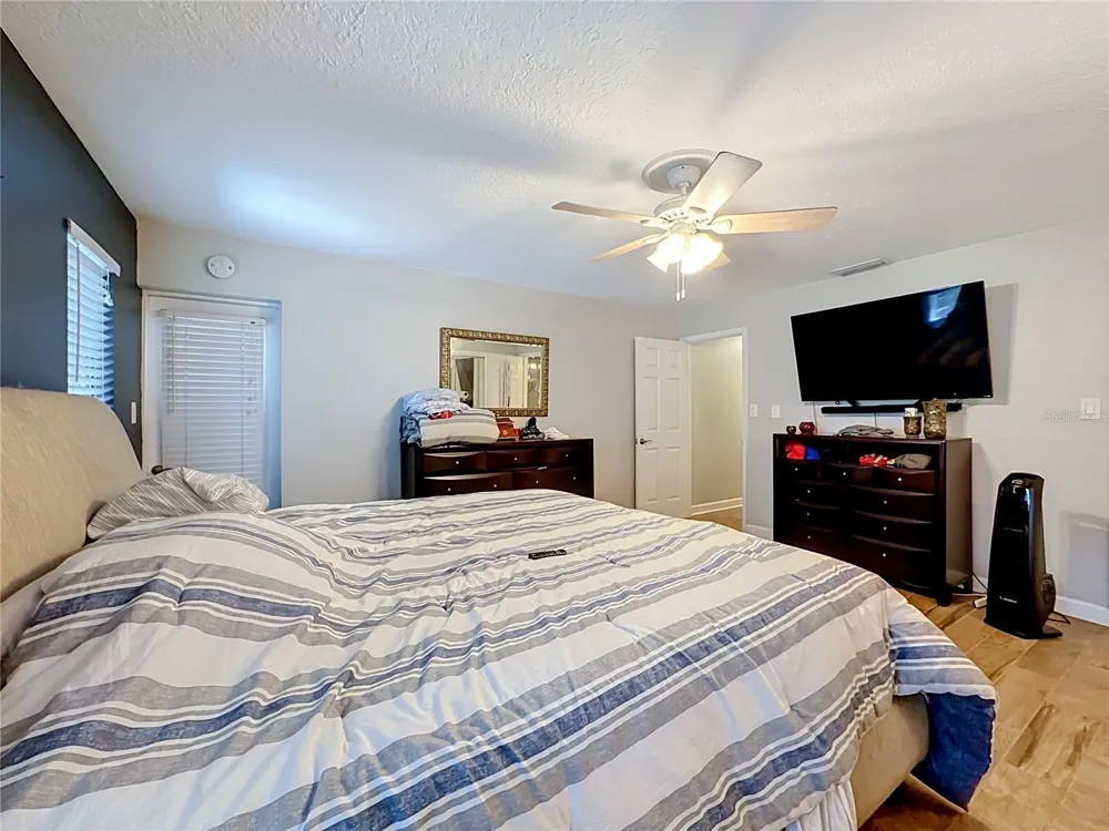 1953 ROLLING GREEN CIRCLE Sarasota, FL 34240