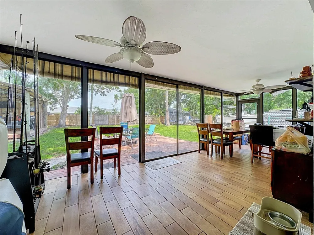 1953 ROLLING GREEN CIRCLE Sarasota, FL 34240