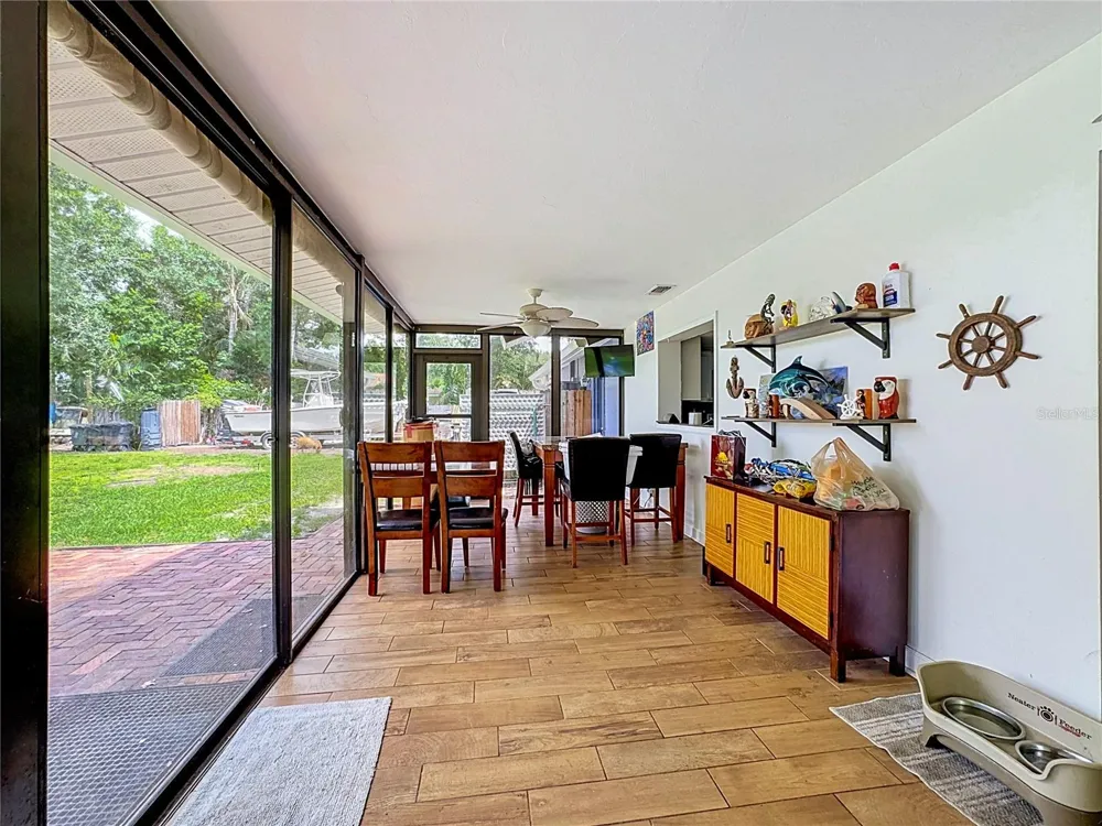 1953 ROLLING GREEN CIRCLE Sarasota, FL 34240