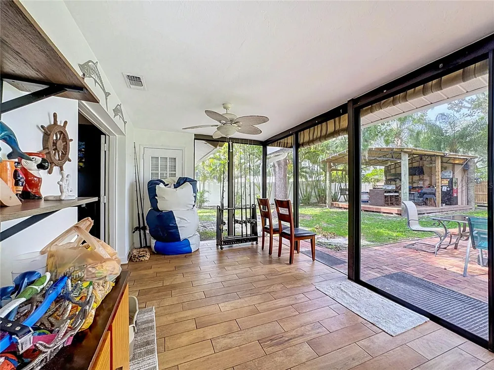 1953 ROLLING GREEN CIRCLE Sarasota, FL 34240