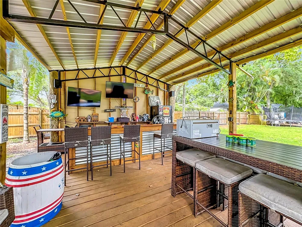 1953 ROLLING GREEN CIRCLE Sarasota, FL 34240