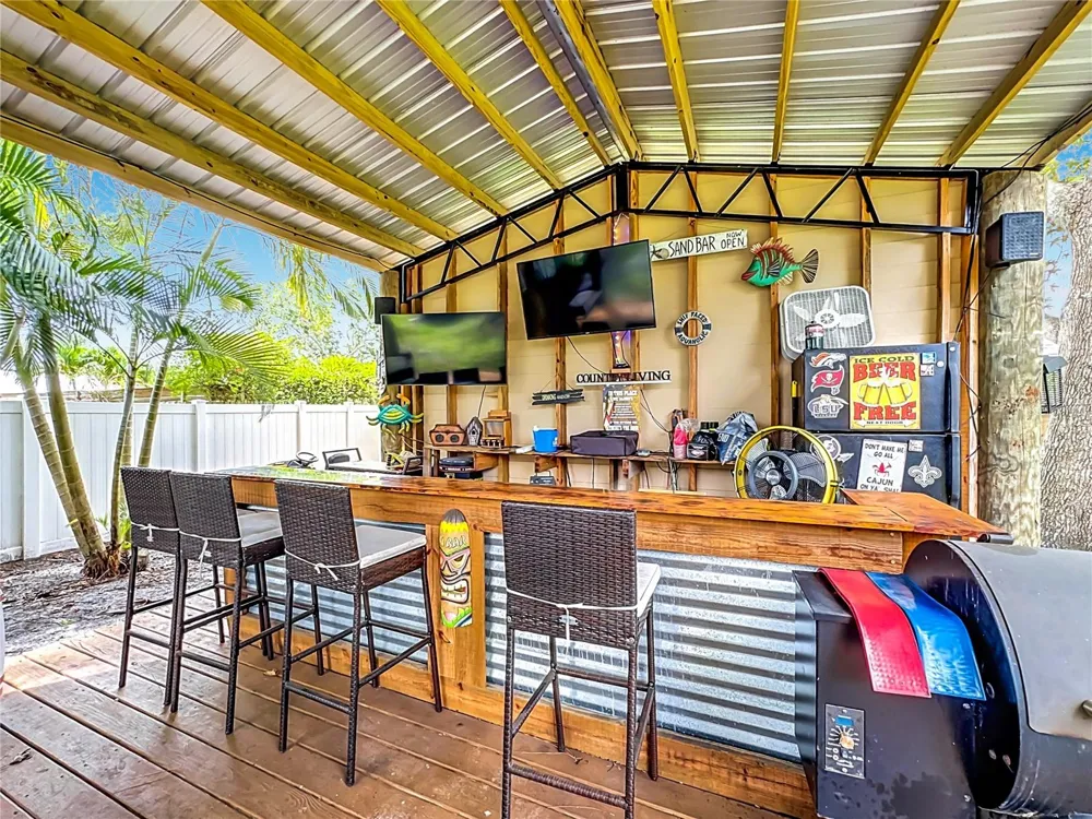 1953 ROLLING GREEN CIRCLE Sarasota, FL 34240