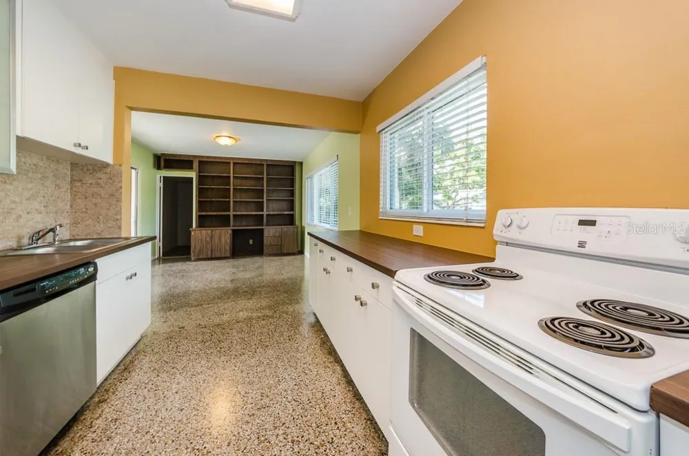 5401 5TH AVENUE St Petersburg, FL 33710