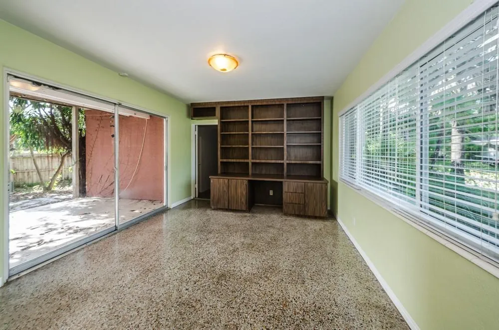 5401 5TH AVENUE St Petersburg, FL 33710