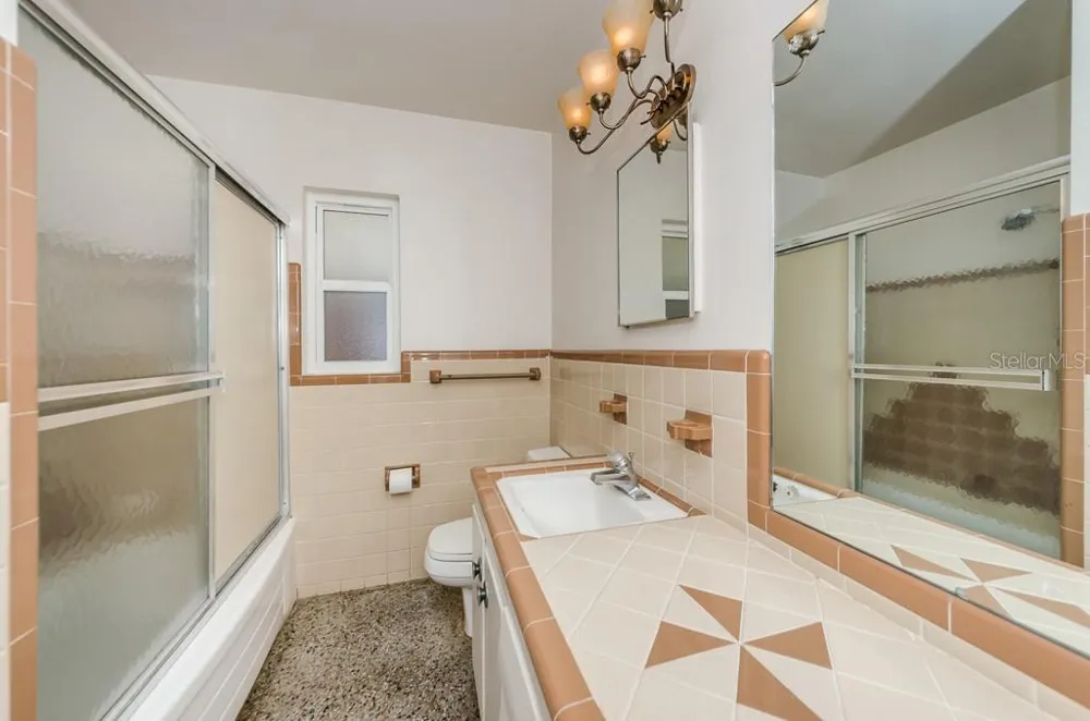 5401 5TH AVENUE St Petersburg, FL 33710