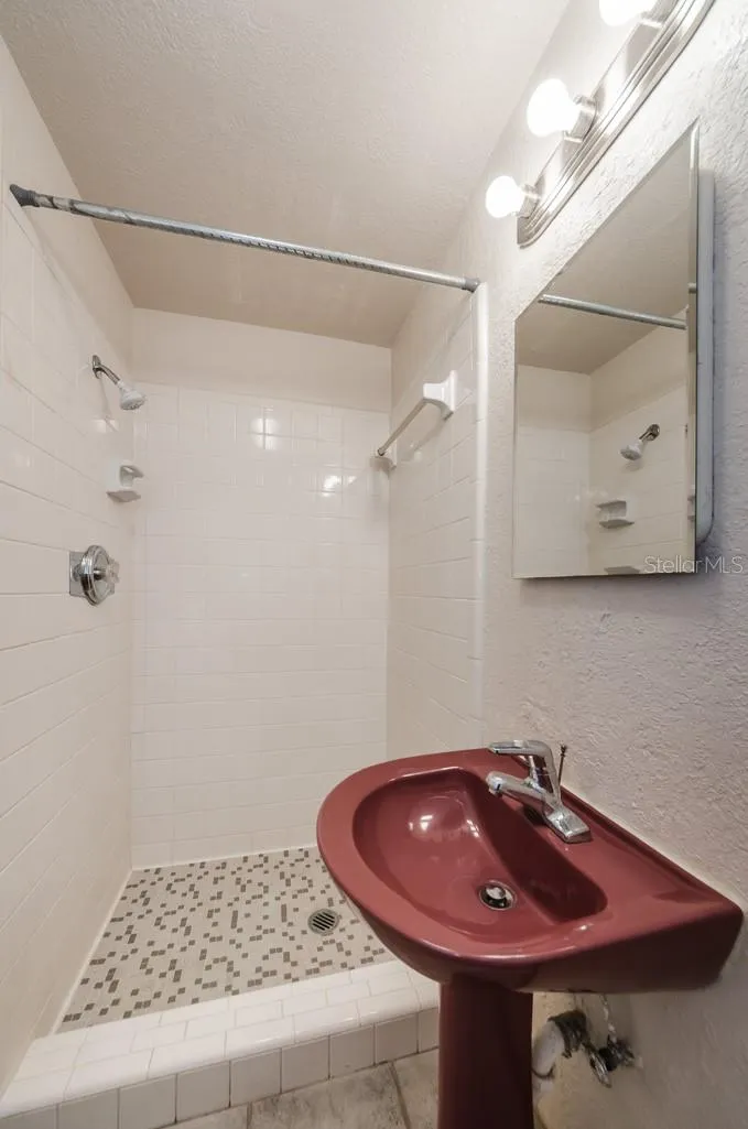 5401 5TH AVENUE St Petersburg, FL 33710