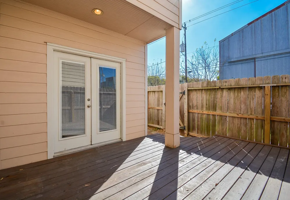 1610 Parker Street Houston, TX 77007