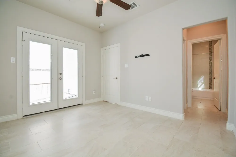 1610 Parker Street Houston, TX 77007