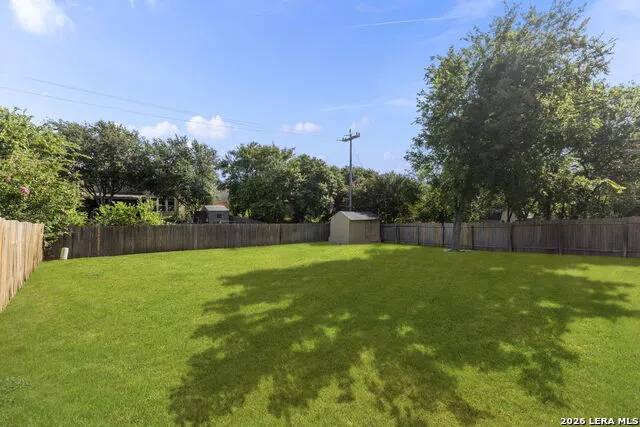 6521 Ashby Pt Live Oak, TX 78233