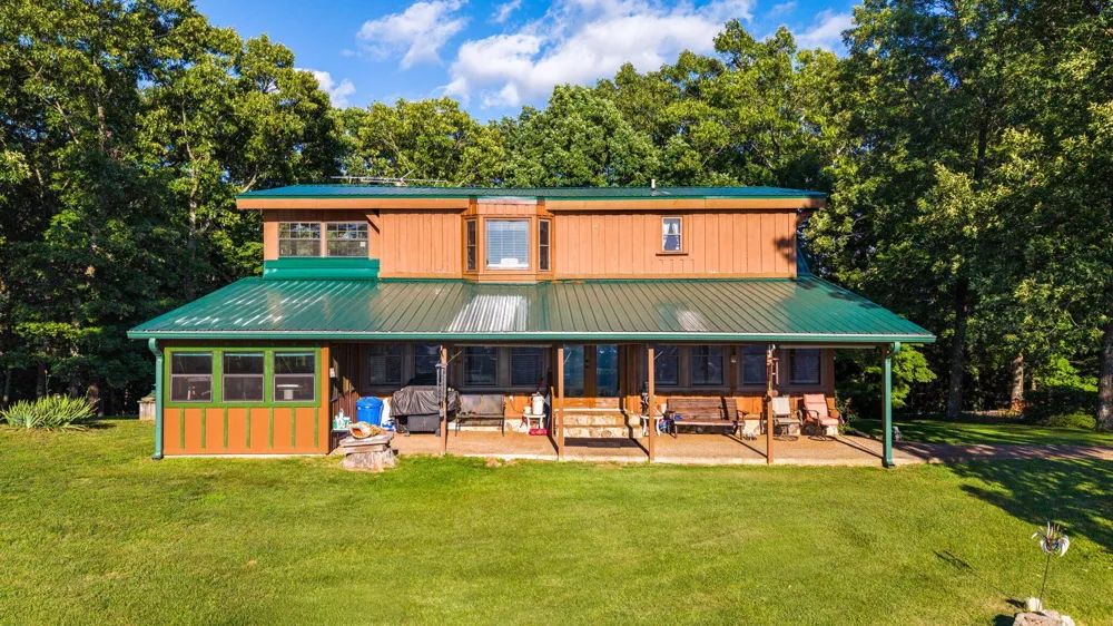 863 Porch Rock Road Pikeville, TN 37367