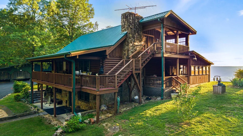 863 Porch Rock Road Pikeville, TN 37367