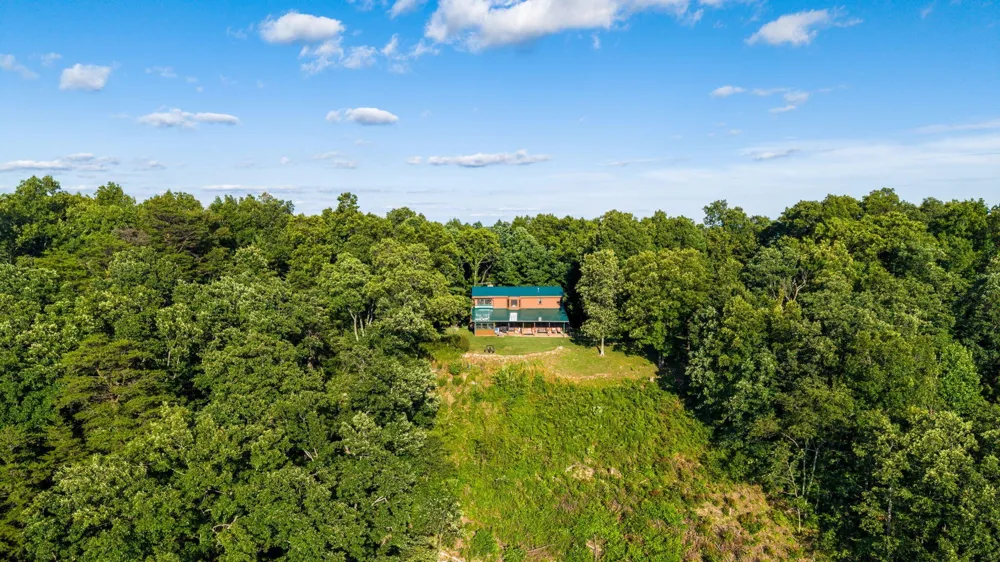 863 Porch Rock Road Pikeville, TN 37367