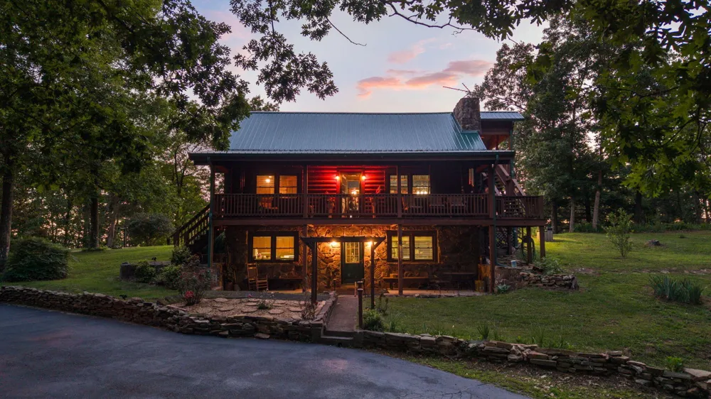 863 Porch Rock Road Pikeville, TN 37367