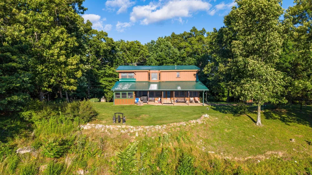 863 Porch Rock Road Pikeville, TN 37367