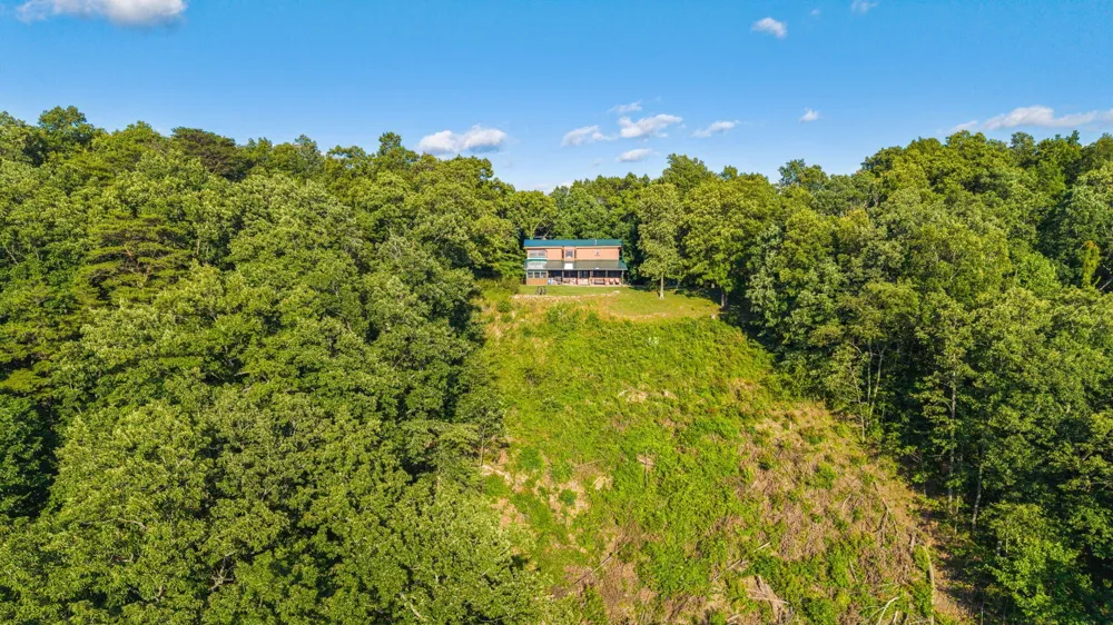 863 Porch Rock Road Pikeville, TN 37367
