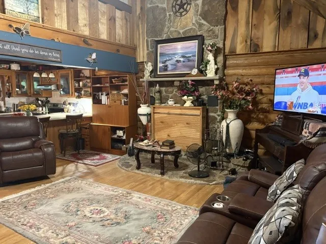 863 Porch Rock Road Pikeville, TN 37367