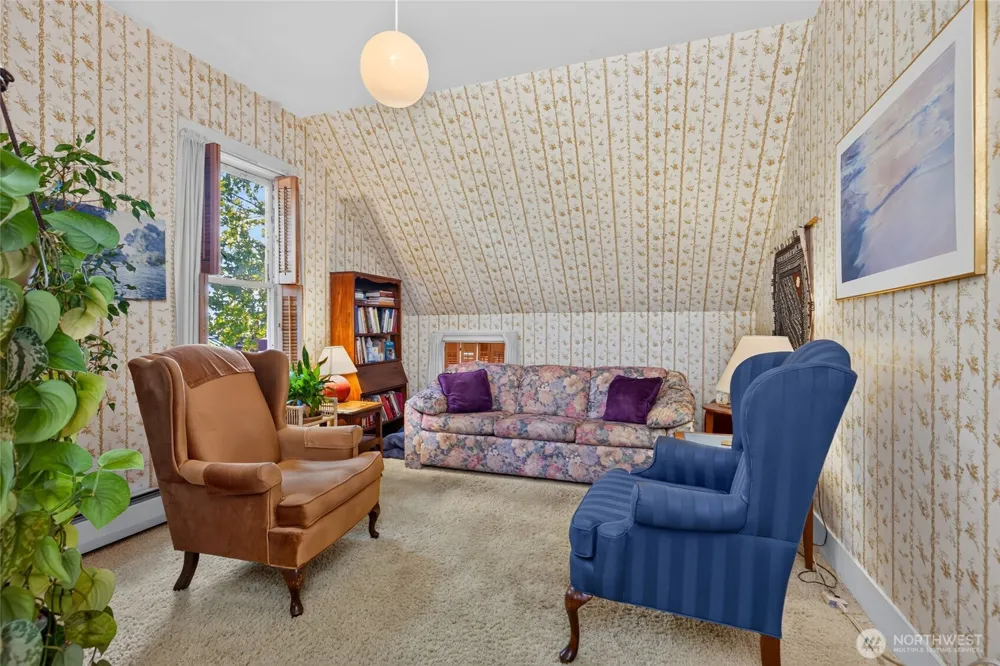115 3rd Avenue Edmonds, WA 98020