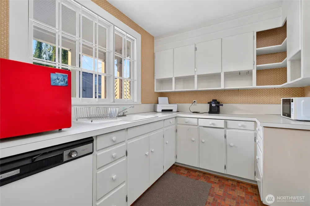 115 3rd Avenue Edmonds, WA 98020