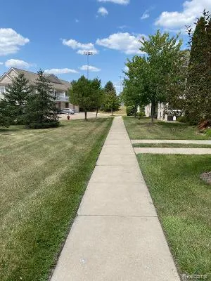 13210 Addington Dr Drive Commerce Charter Township, MI 48390