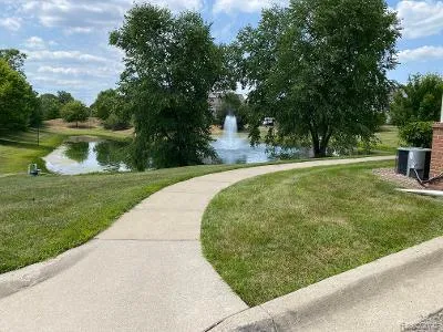 13210 Addington Dr Drive Commerce Charter Township, MI 48390