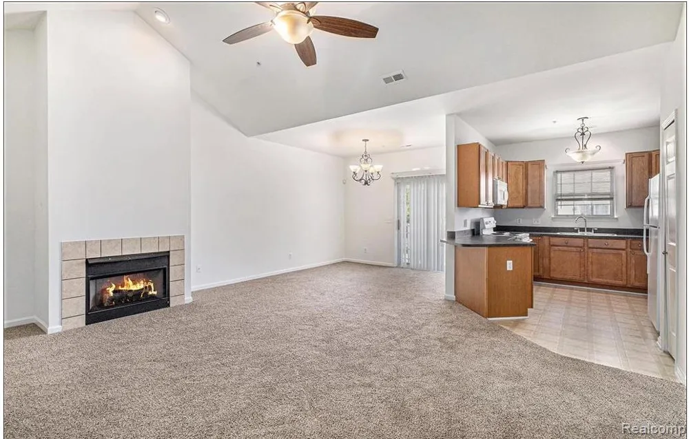 13210 Addington Dr Drive Commerce Charter Township, MI 48390