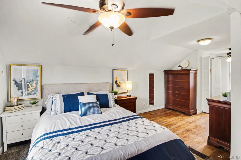 2036 Cecil Drive Troy City, MI 48083