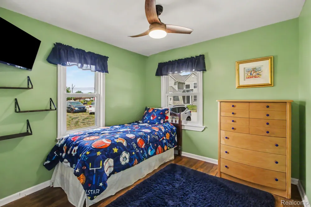 2036 Cecil Drive Troy City, MI 48083