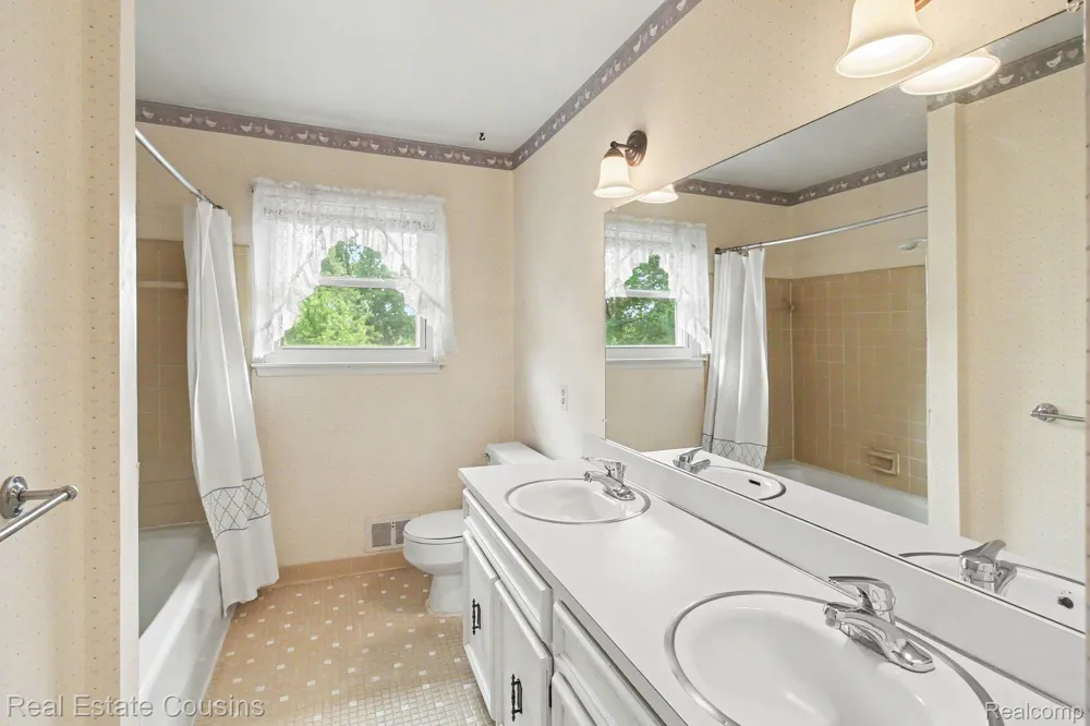 3017 Old Orchard Drive Brighton Township, MI 48114