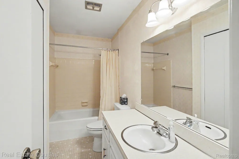 3017 Old Orchard Drive Brighton Township, MI 48114