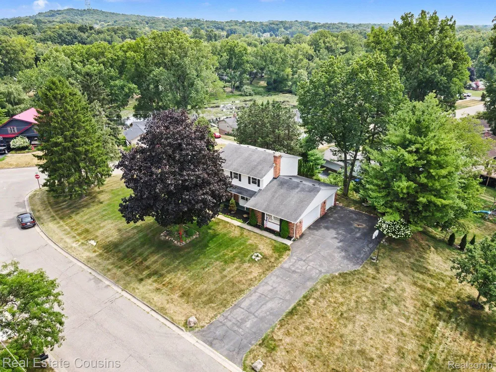 3017 Old Orchard Drive Brighton Township, MI 48114