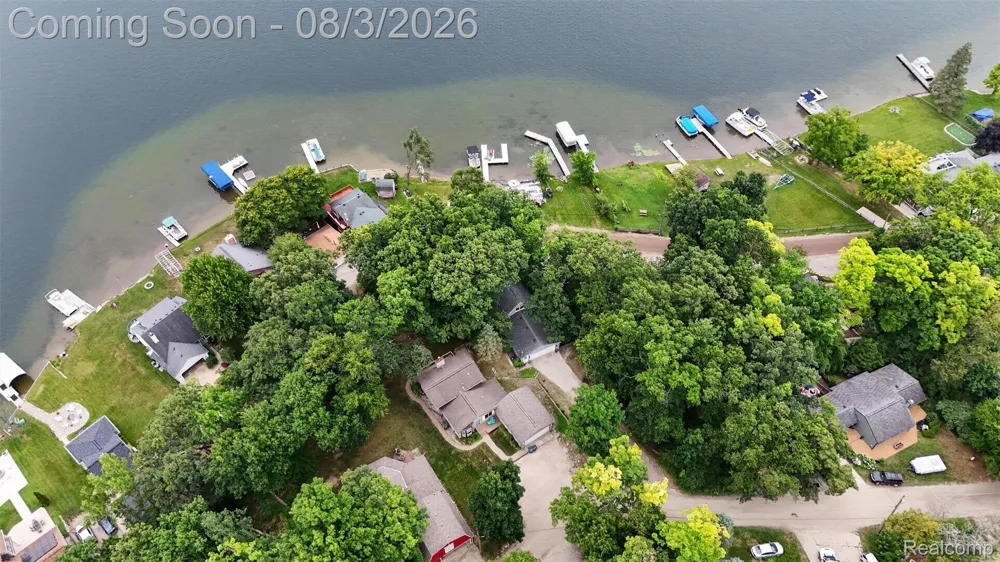 679 Long Lake Boulevard Lake Orion Village, MI 48362