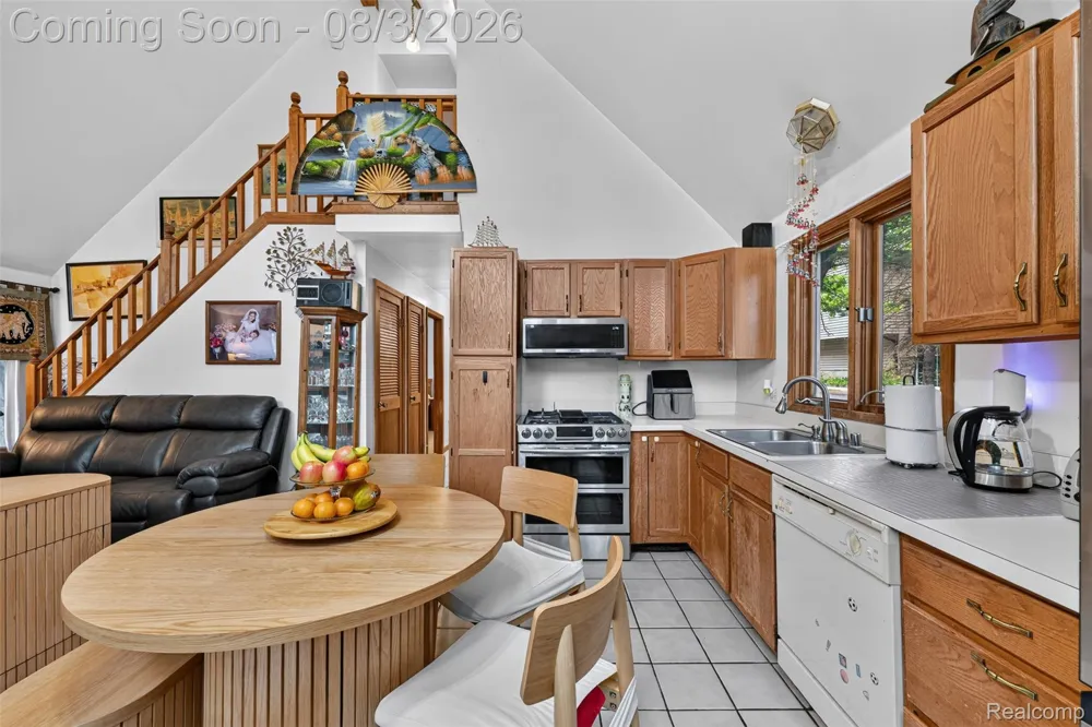 679 Long Lake Boulevard Lake Orion Village, MI 48362