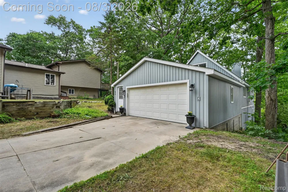 679 Long Lake Boulevard Lake Orion Village, MI 48362