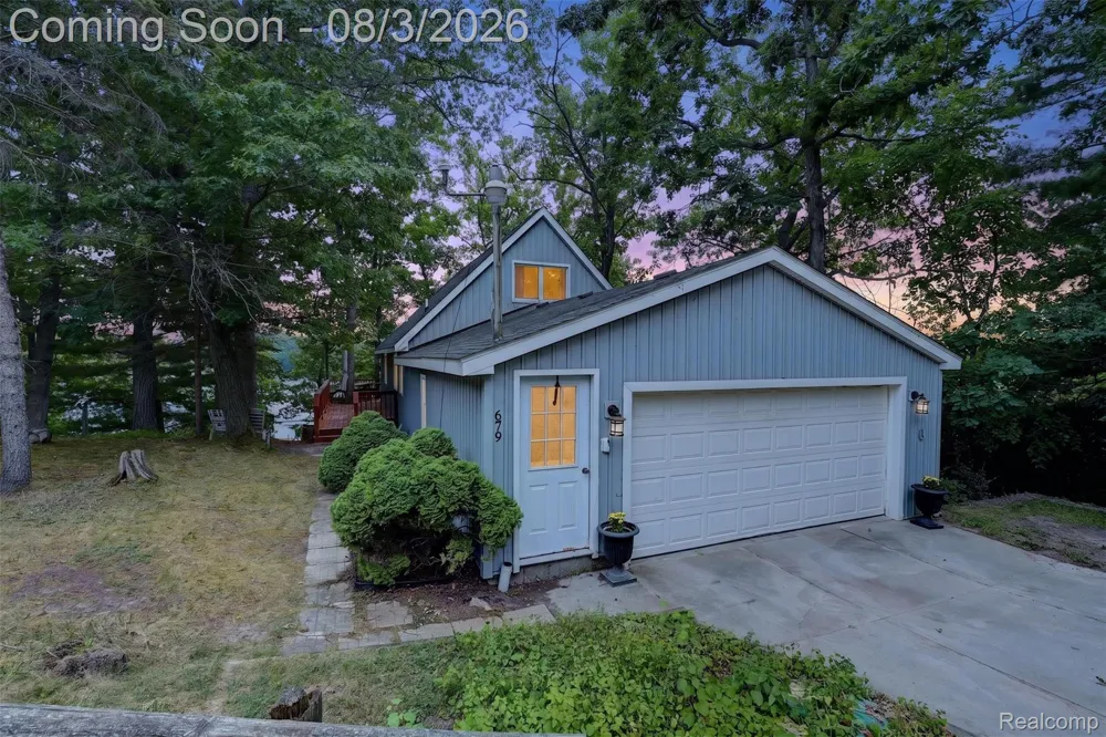 679 Long Lake Boulevard Lake Orion Village, MI 48362