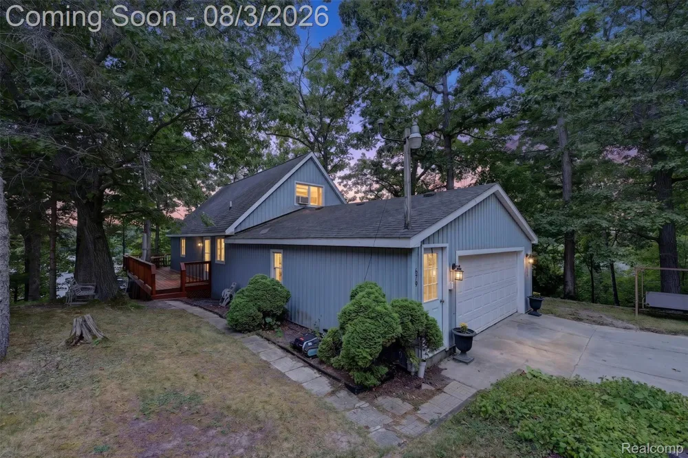 679 Long Lake Boulevard Lake Orion Village, MI 48362