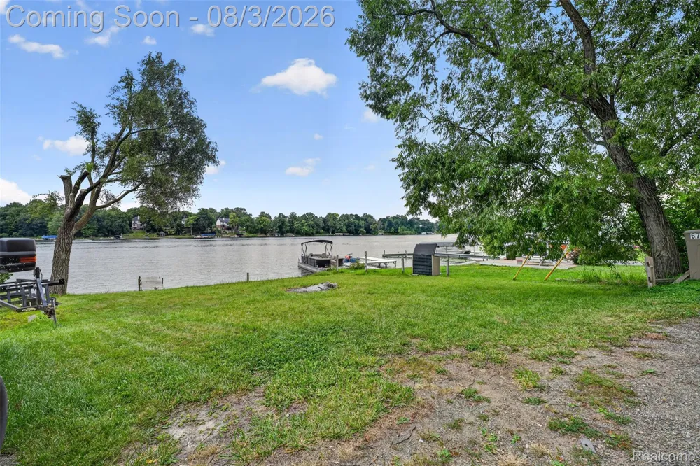 679 Long Lake Boulevard Lake Orion Village, MI 48362