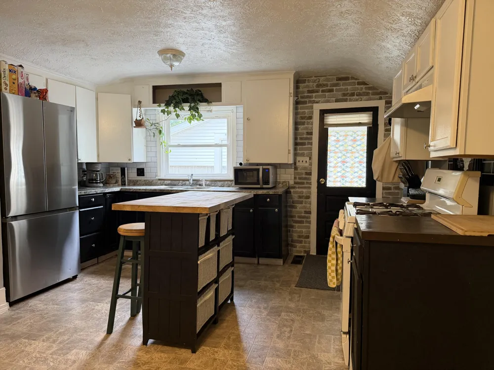 120 Bent Oak Avenue Adrian City, MI 49221