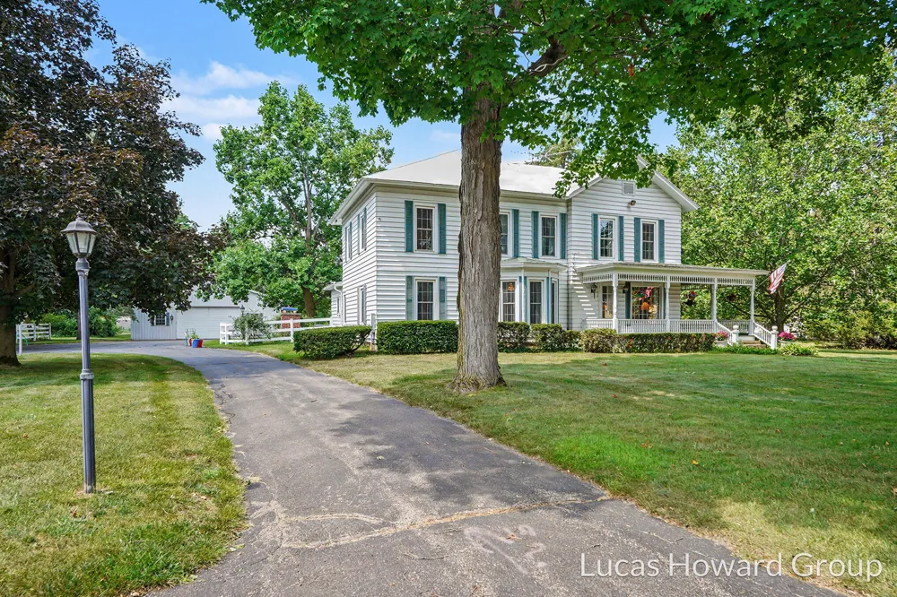 314 S Sherwood Avenue Plainwell City, MI 49080