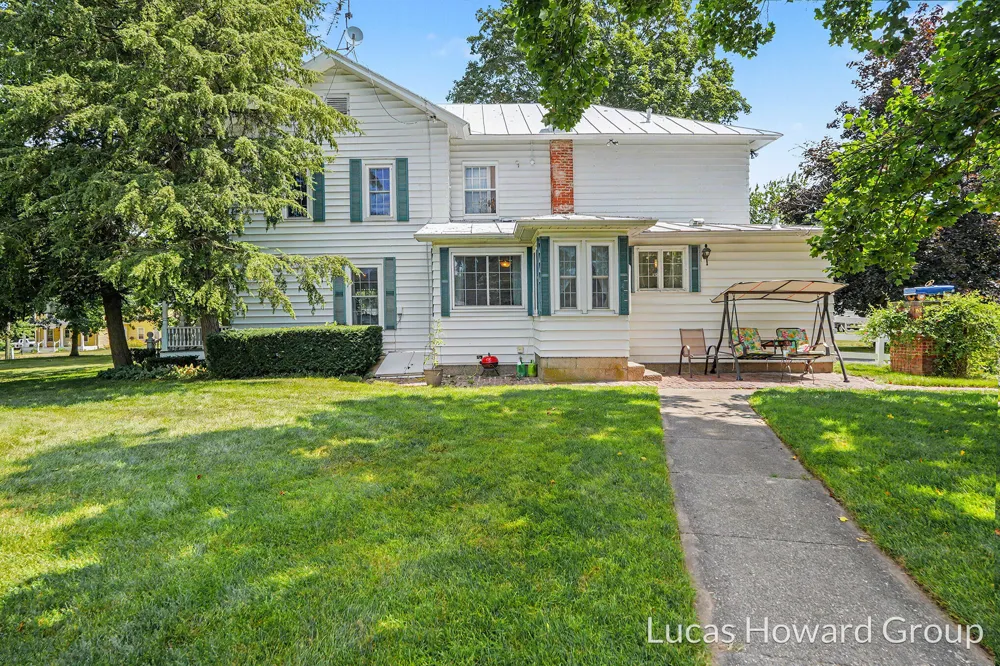 314 S Sherwood Avenue Plainwell City, MI 49080